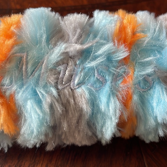 Krewe of Muses 2014 Coozie & 8” Muses plush Mardi Gras throw - Picture 5 of 5